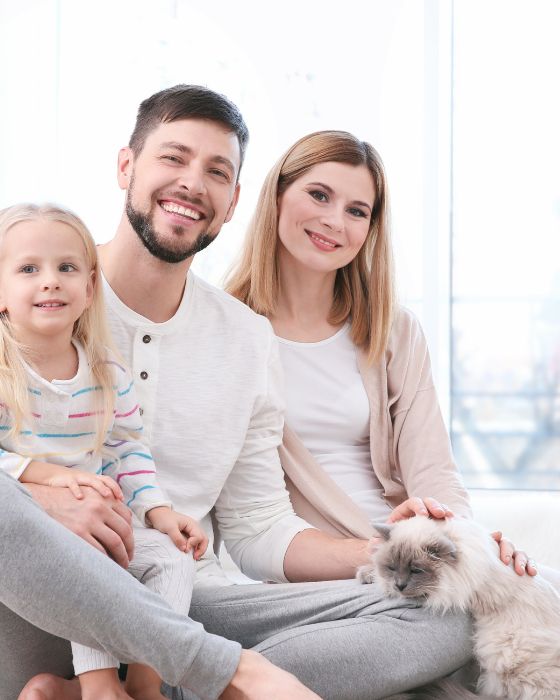 chat entouré de sa famille